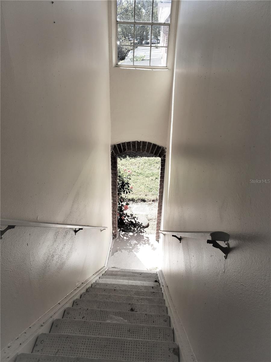 Image 21 of 33 For 2707 41st Avenue S 187