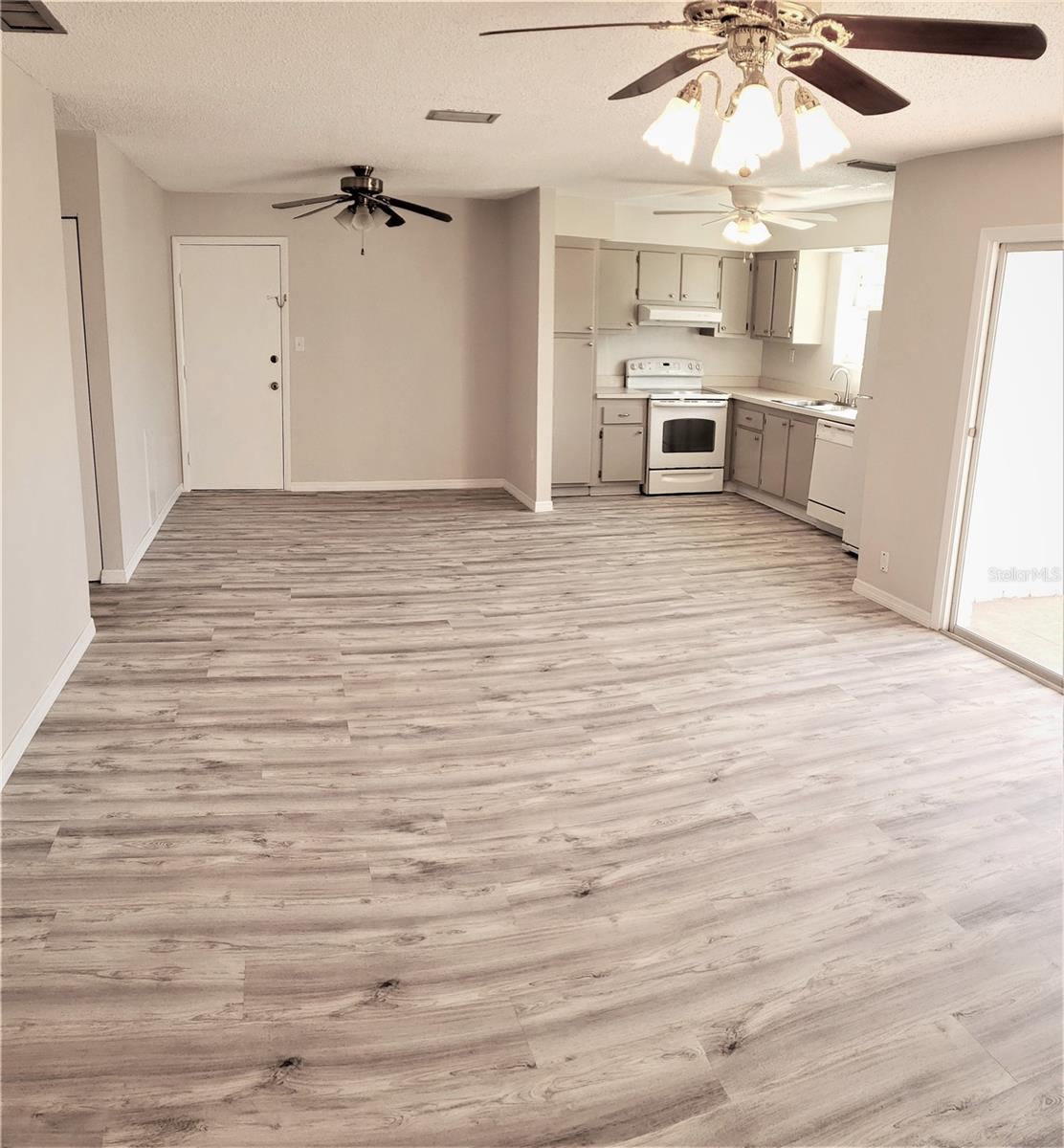 Image 5 of 33 For 2707 41st Avenue S 187