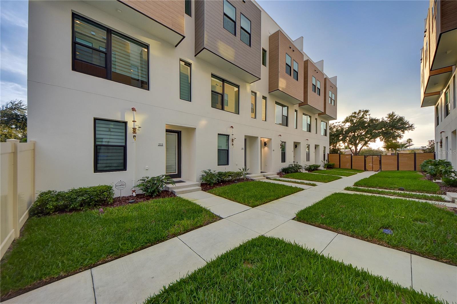 Image 2 of 58 For 323 15th Street N