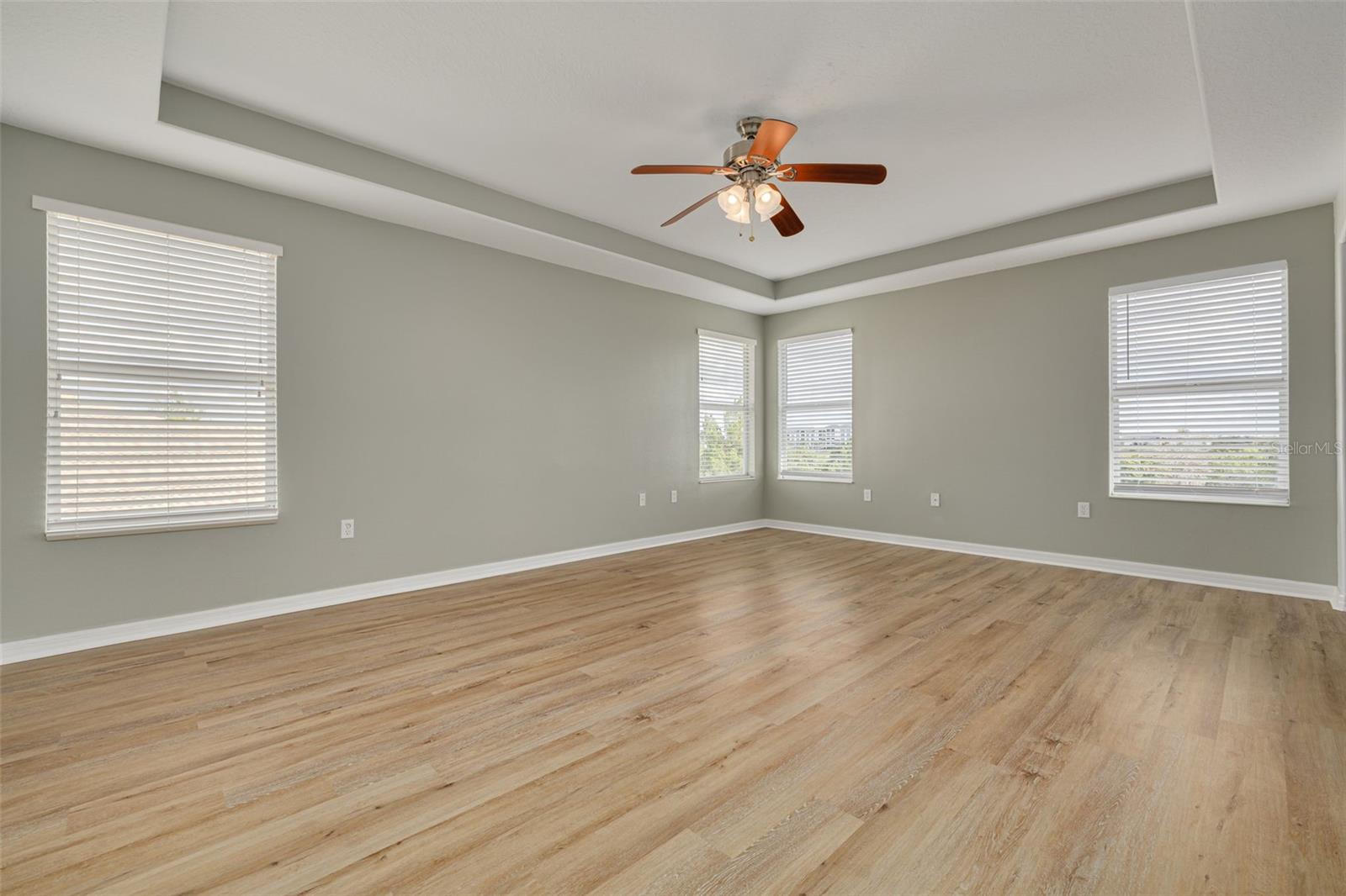 Image 18 of 40 For 9028 Willowbrook Circle