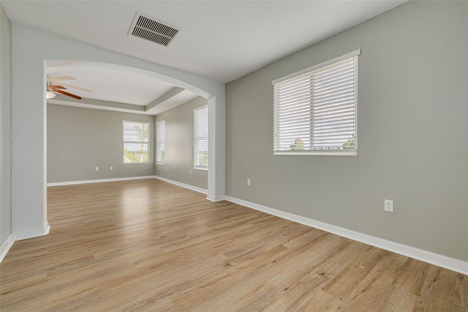 Image 20 of 40 For 9028 Willowbrook Circle