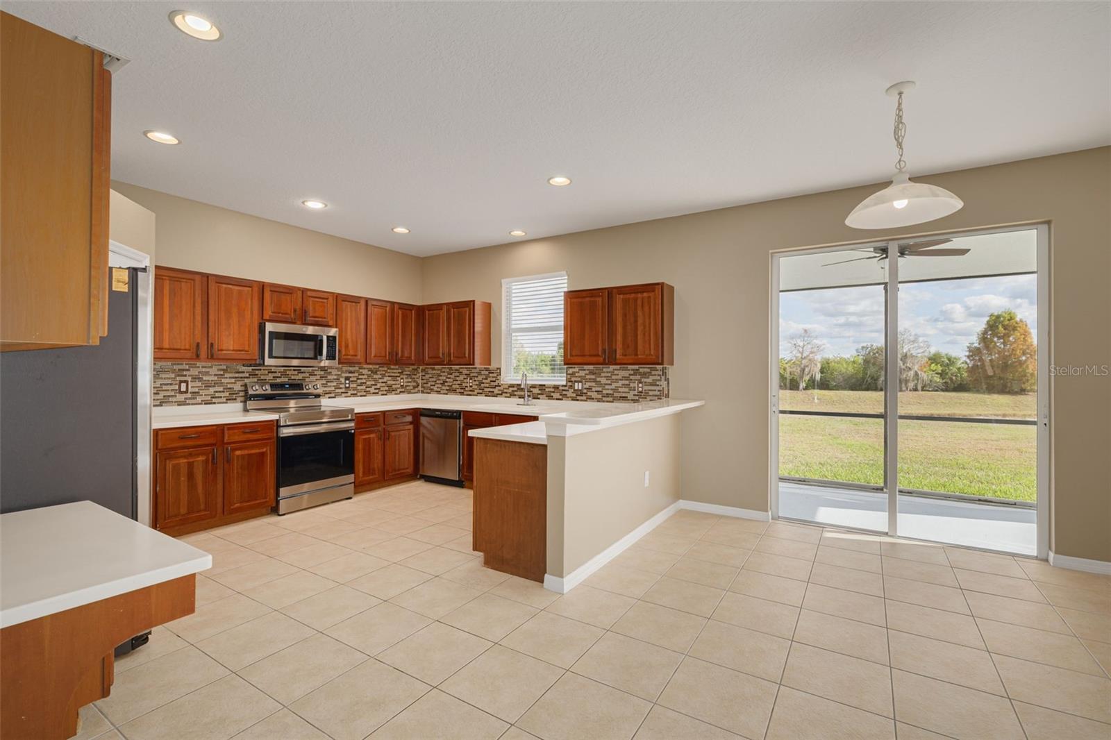 Image 7 of 40 For 9028 Willowbrook Circle