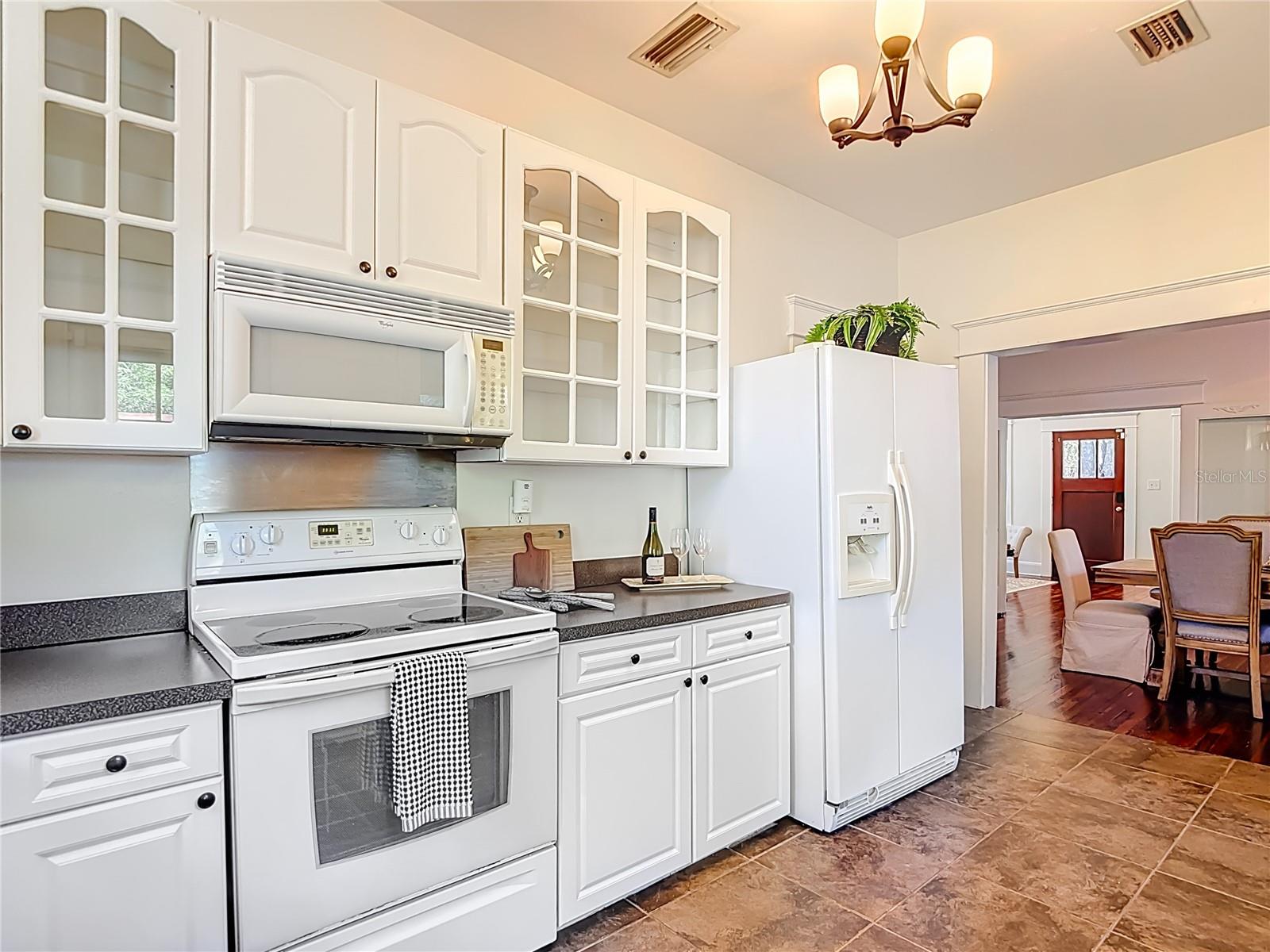 Image 14 of 38 For 906 Broad Street