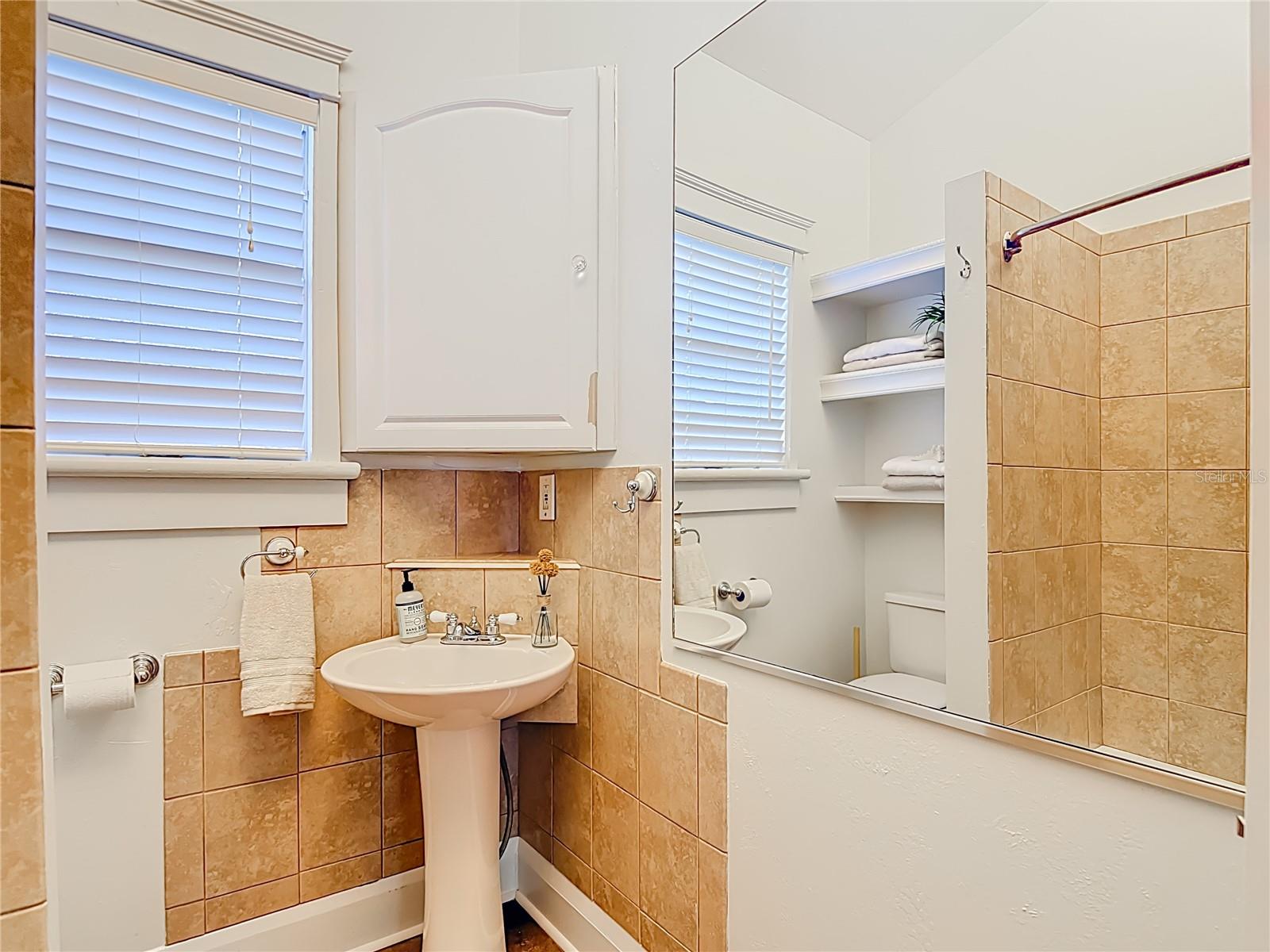 Image 21 of 38 For 906 Broad Street