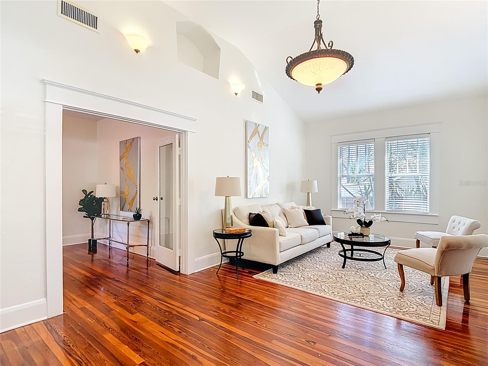 Image 9 of 38 For 906 Broad Street