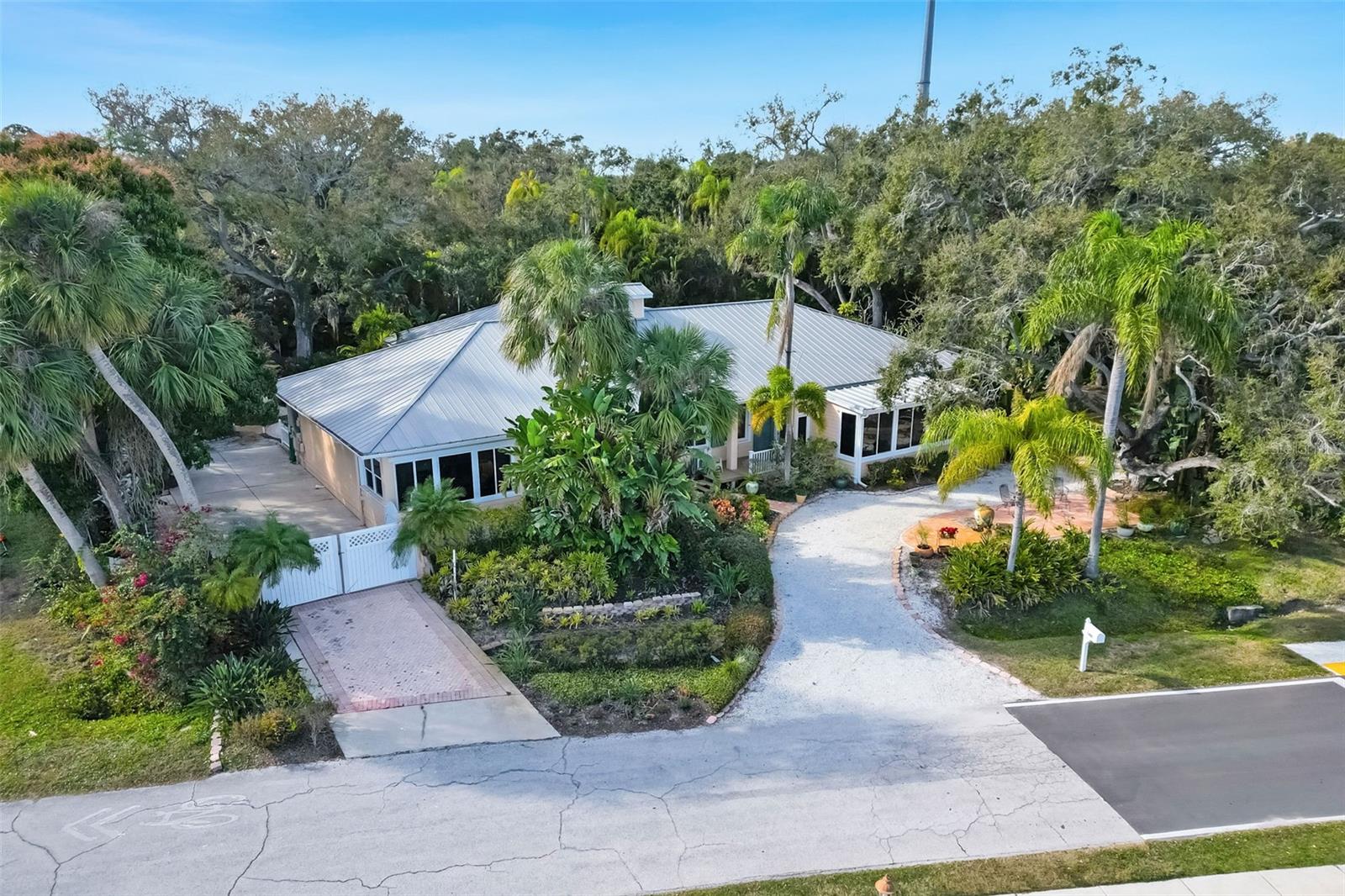Details for 1407 Bayshore Drive, SAFETY HARBOR, FL 34695