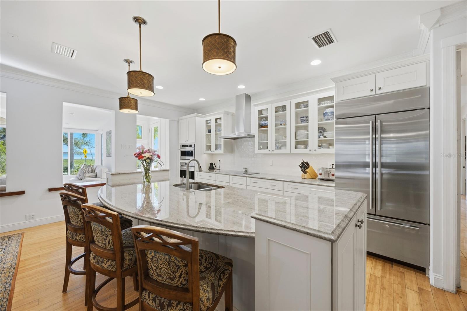 Image 18 of 84 For 1407 Bayshore Drive