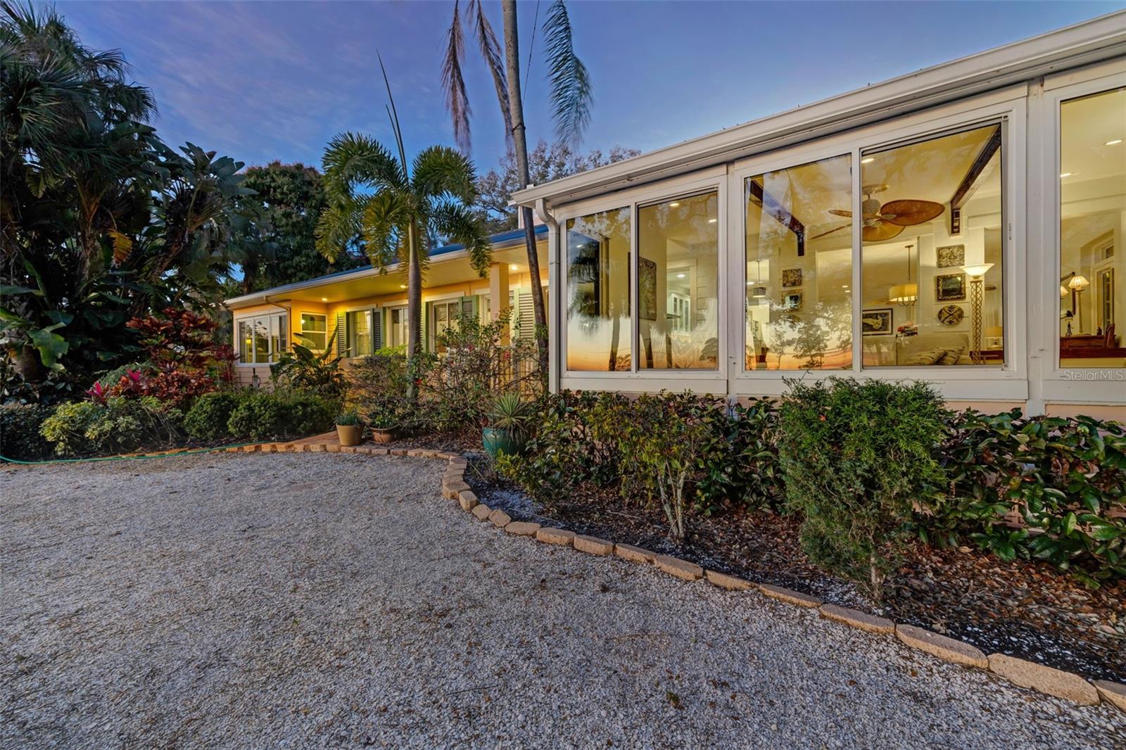 Image 30 of 84 For 1407 Bayshore Drive