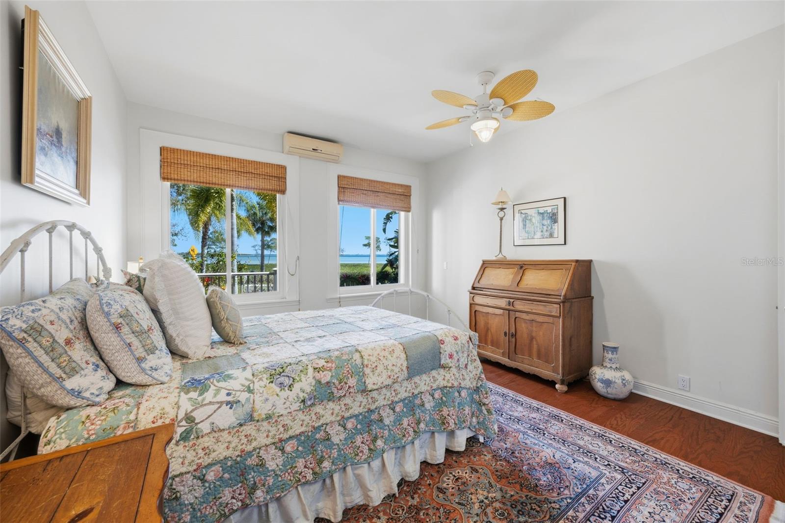 Image 35 of 84 For 1407 Bayshore Drive