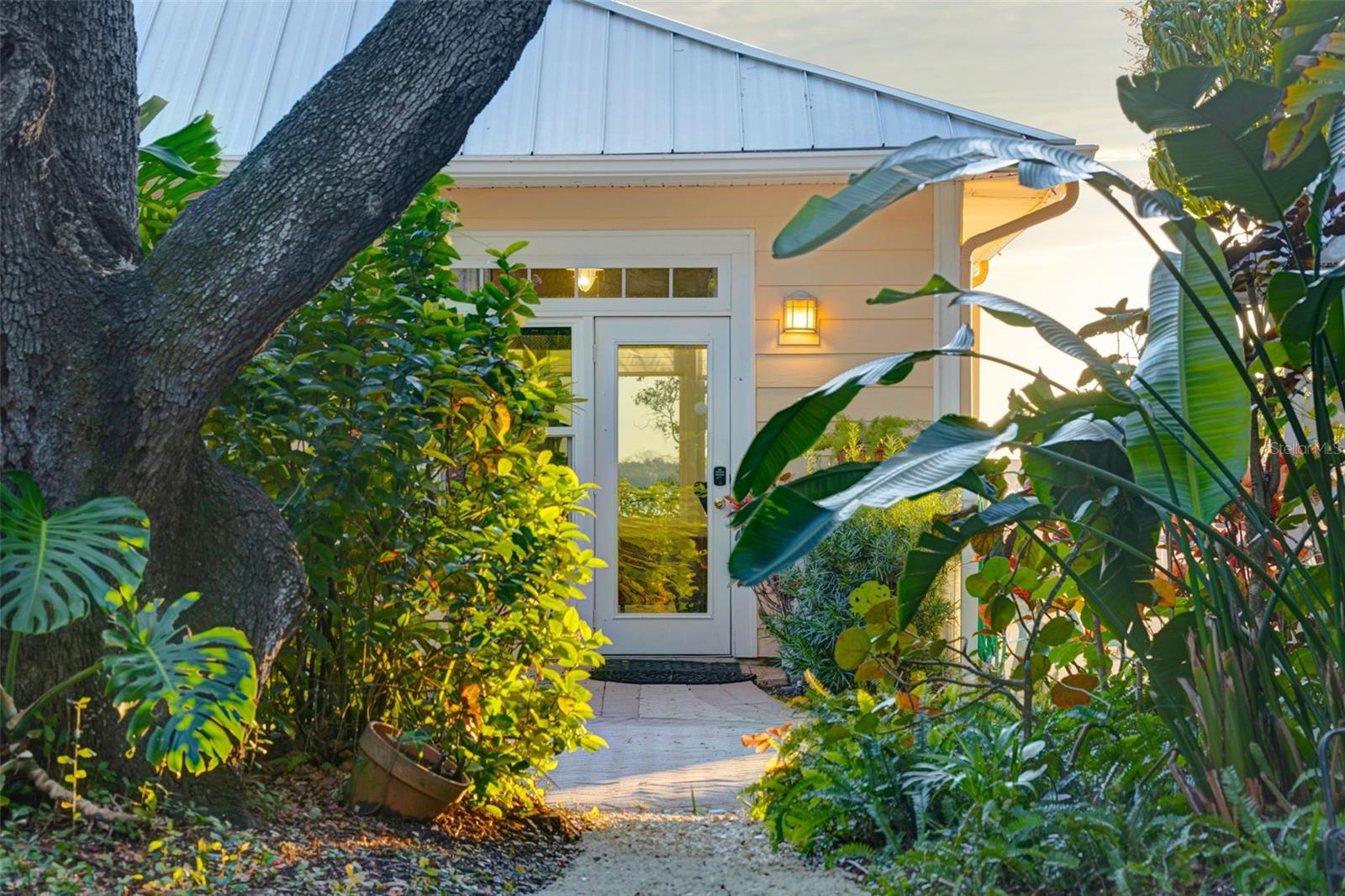 Image 46 of 84 For 1407 Bayshore Drive