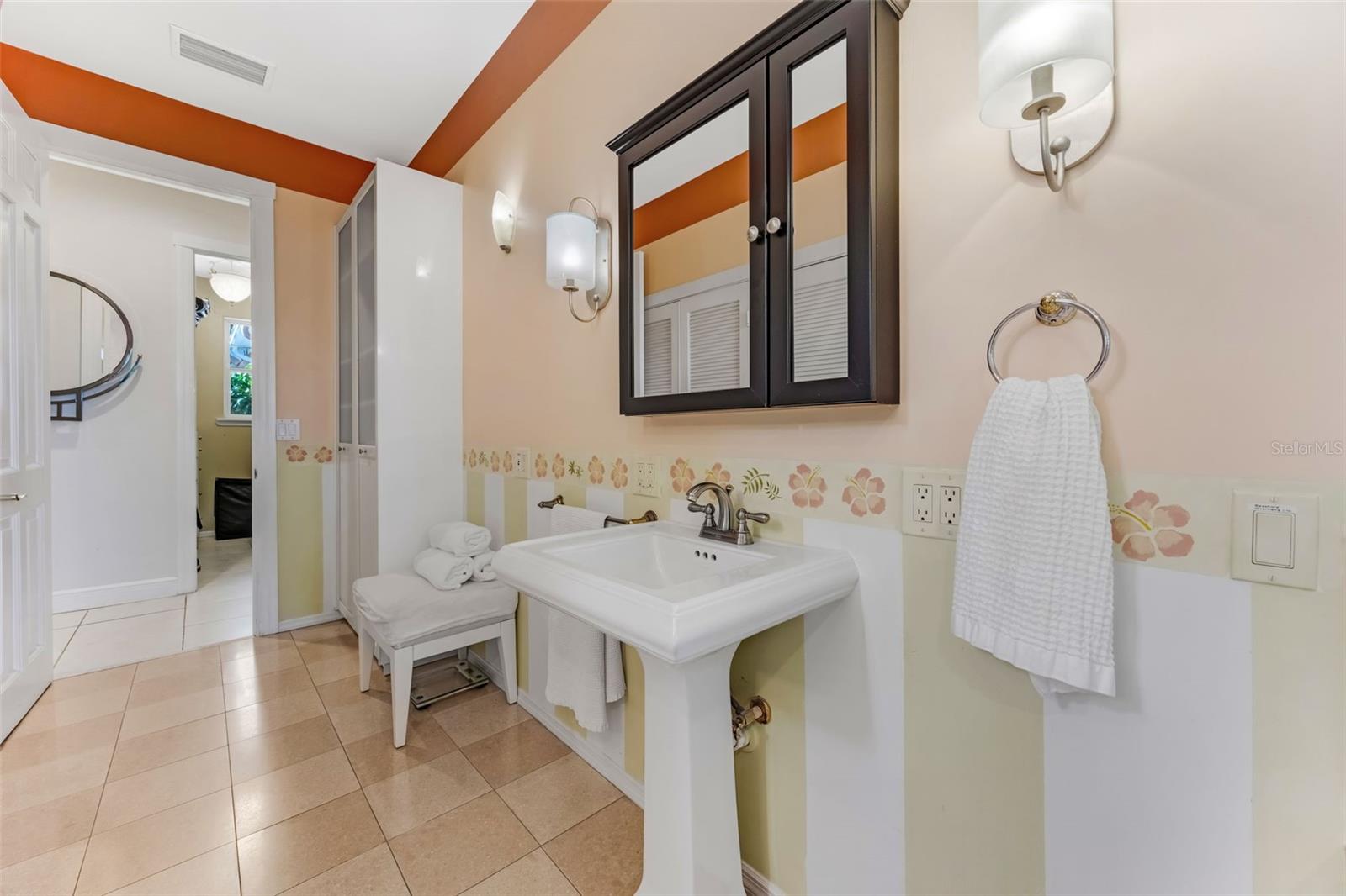 Image 49 of 84 For 1407 Bayshore Drive