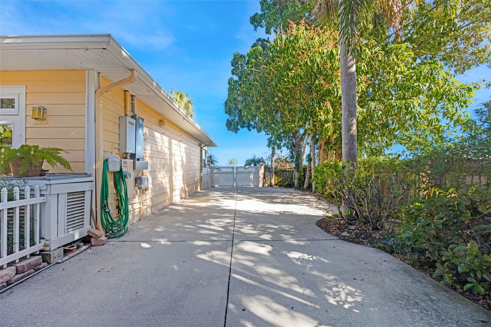 Image 66 of 84 For 1407 Bayshore Drive