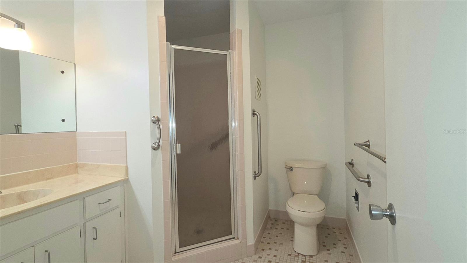 Image 14 of 41 For 2229 Americus Boulevard W 7