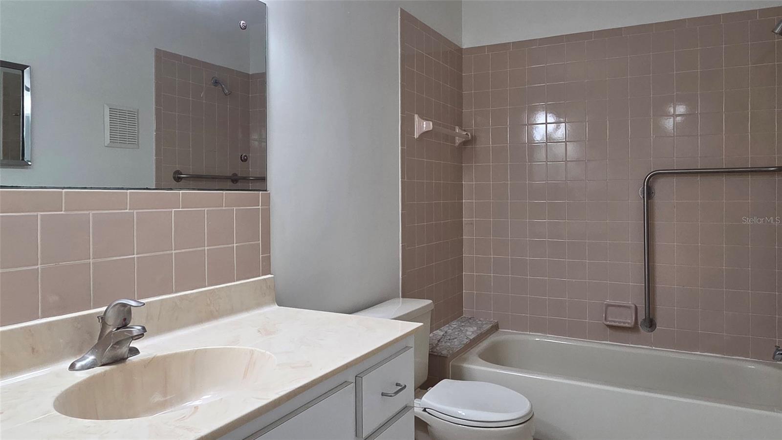 Image 16 of 41 For 2229 Americus Boulevard W 7