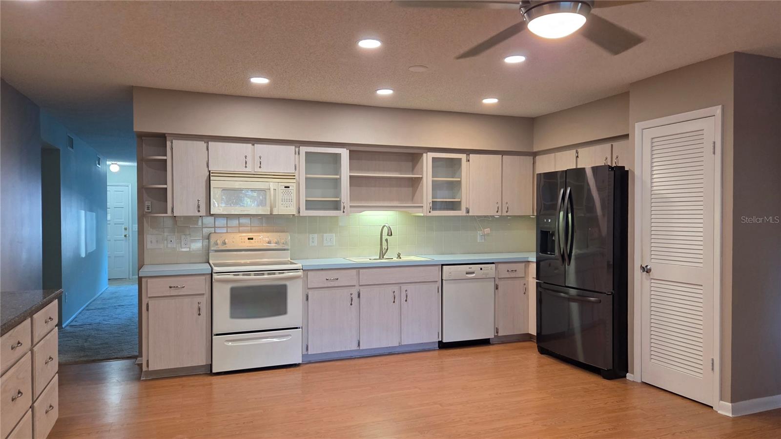 Image 7 of 41 For 2229 Americus Boulevard W 7