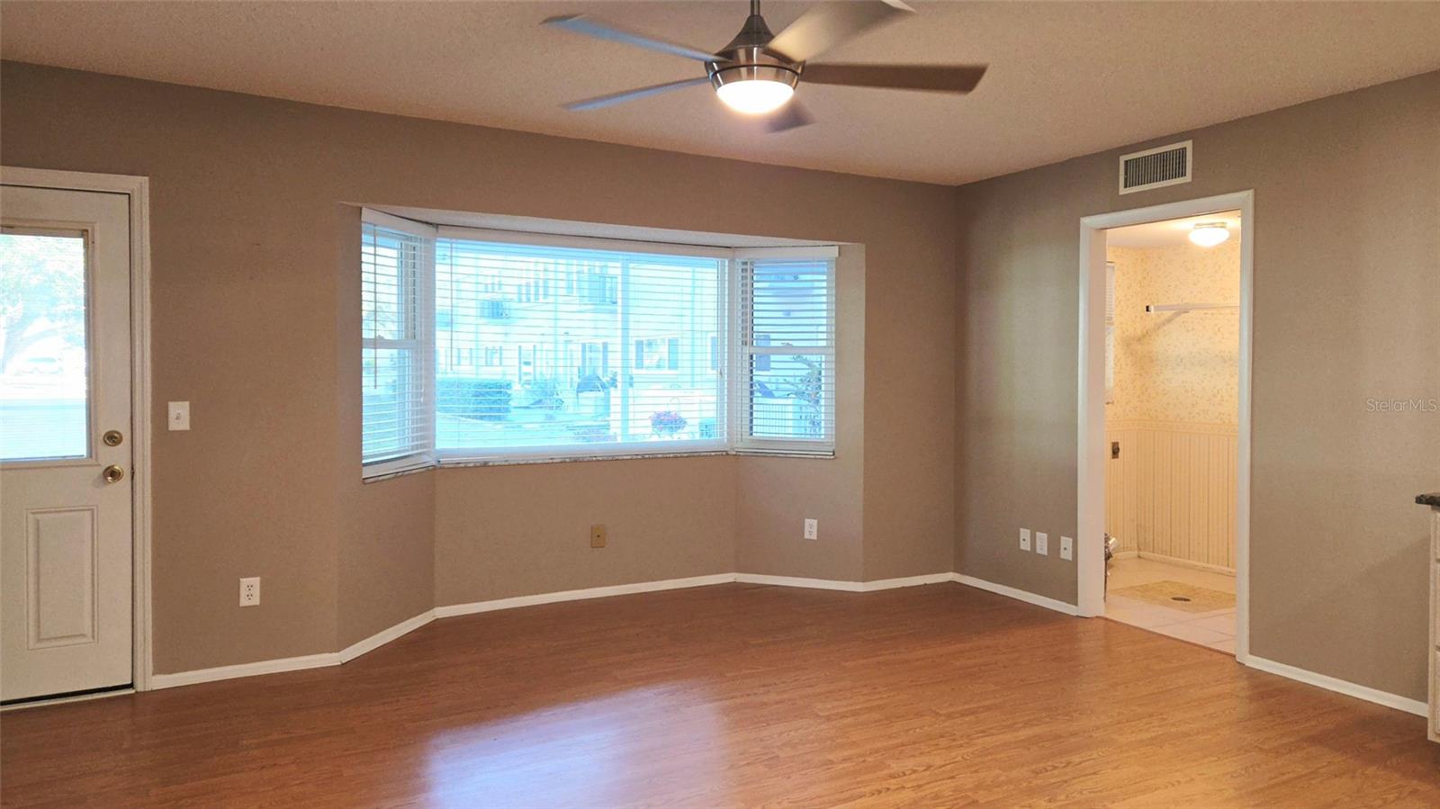 Image 9 of 41 For 2229 Americus Boulevard W 7