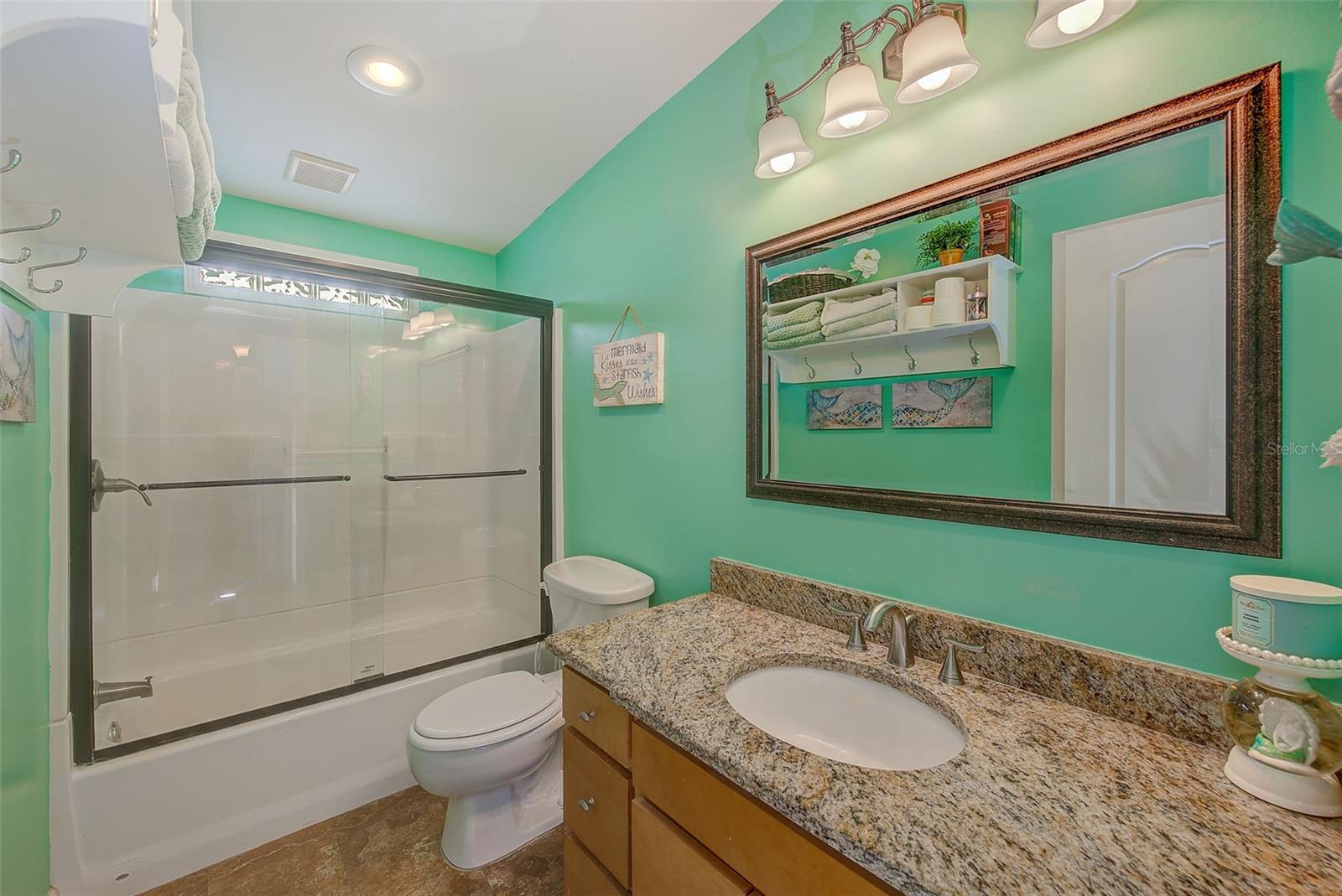 Image 23 of 40 For 2032 Gatewood Drive