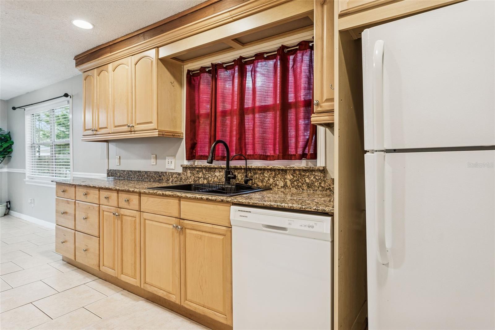 Listing photo id 9 for 11323 Marjory Avenue