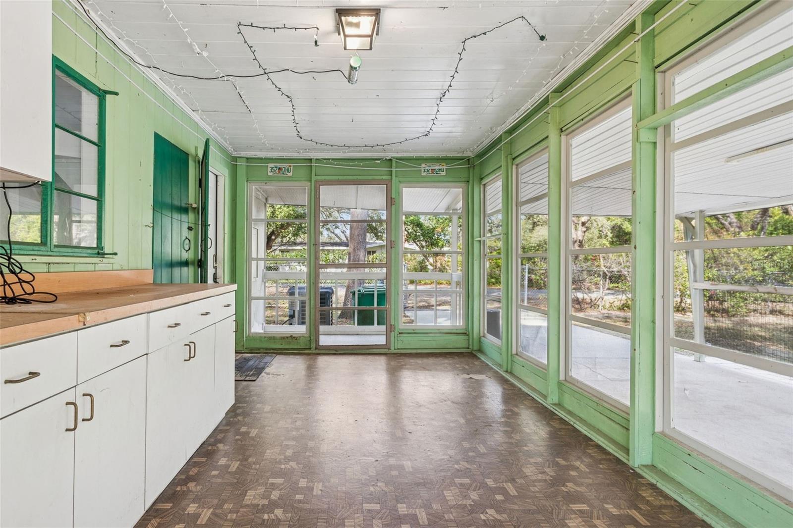 Listing photo id 16 for 11323 Marjory Avenue