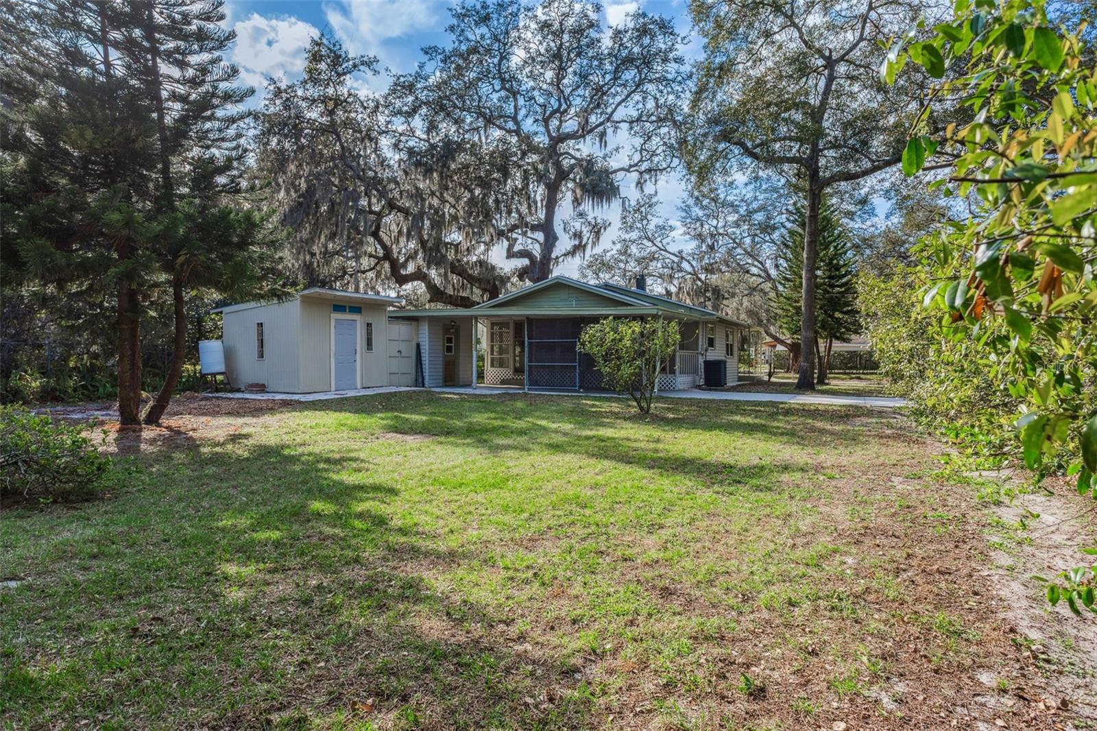 Listing photo id 21 for 11323 Marjory Avenue