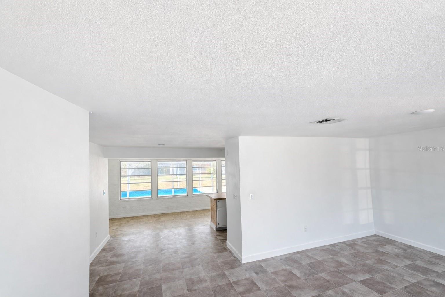 Image 3 of 8 For 392 Reading Street Nw