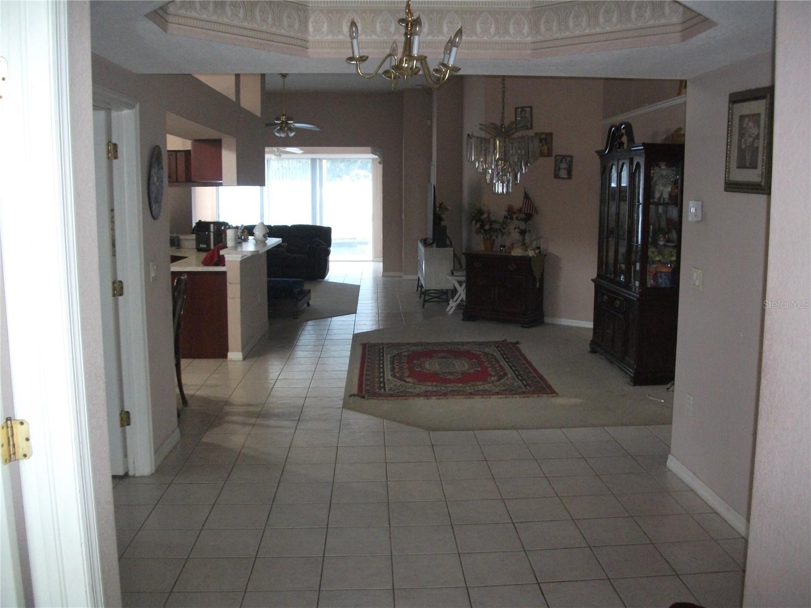 Image 4 of 24 For 913 Michele Circle