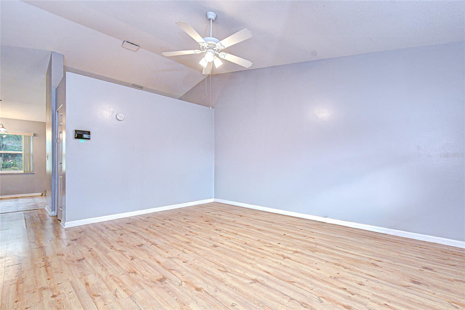 Image 5 of 27 For 4739 Silver Circle