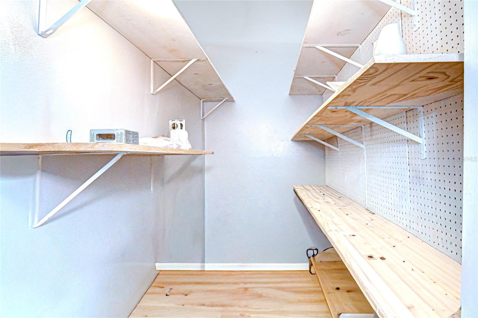 Image 7 of 27 For 4739 Silver Circle