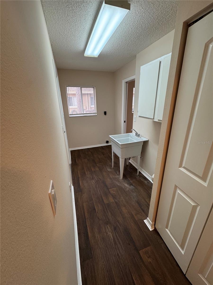 Image 18 of 19 For 1904 Peppertree Drive