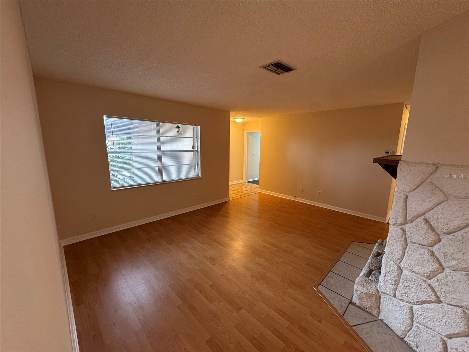 Image 4 of 19 For 1904 Peppertree Drive