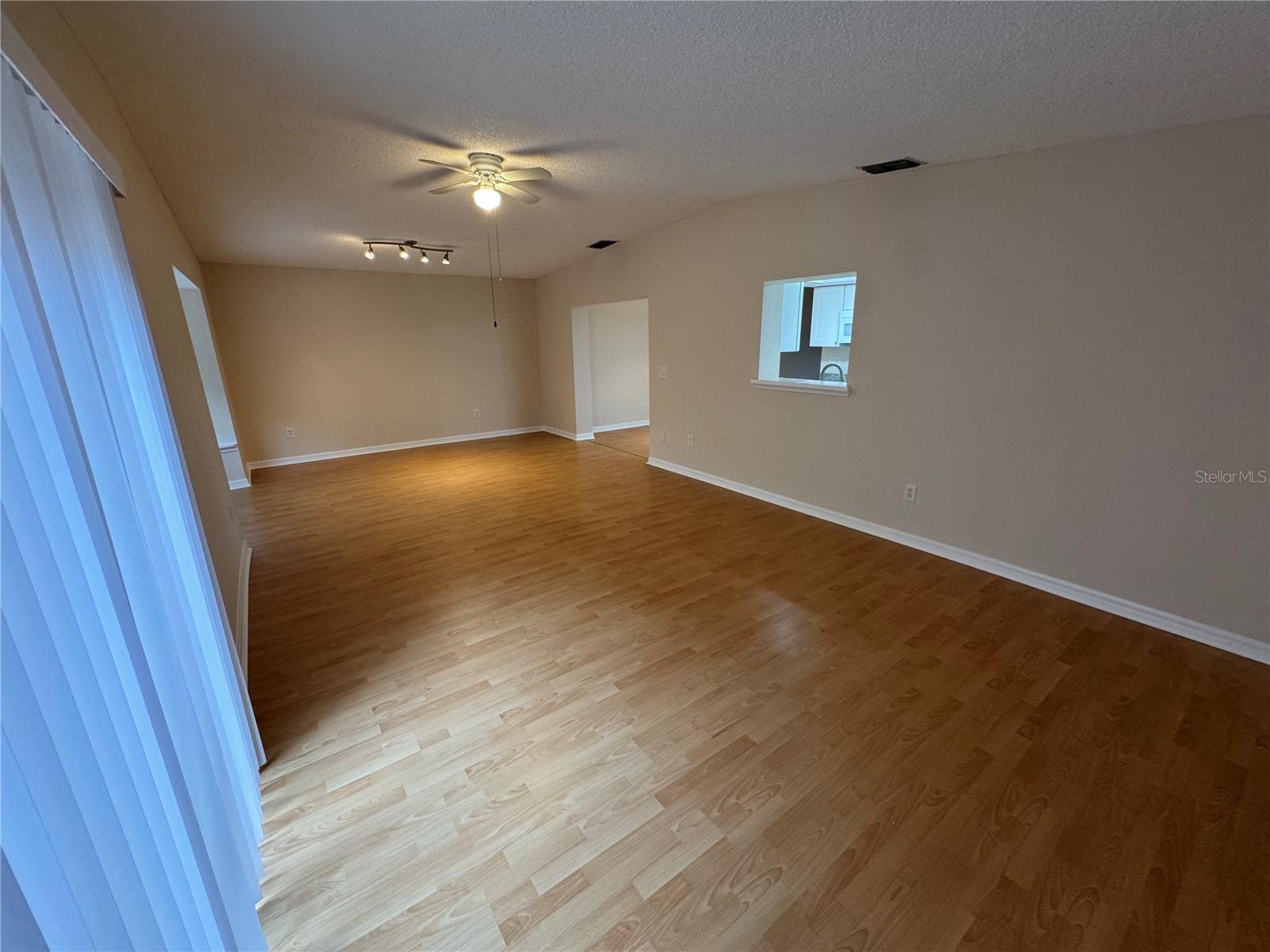 Image 8 of 19 For 1904 Peppertree Drive