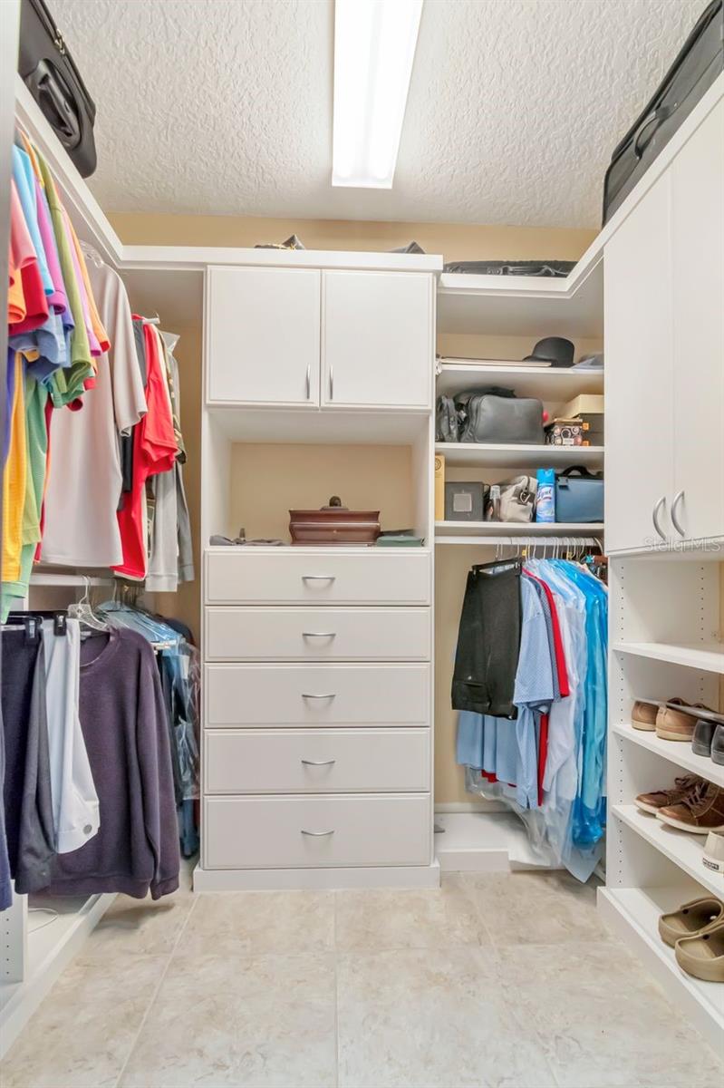 Image 26 of 62 For 18916 Saint Laurent Drive