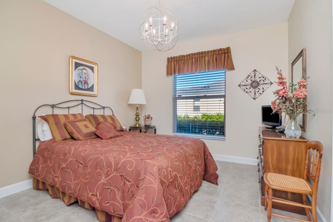 Image 32 of 62 For 18916 Saint Laurent Drive