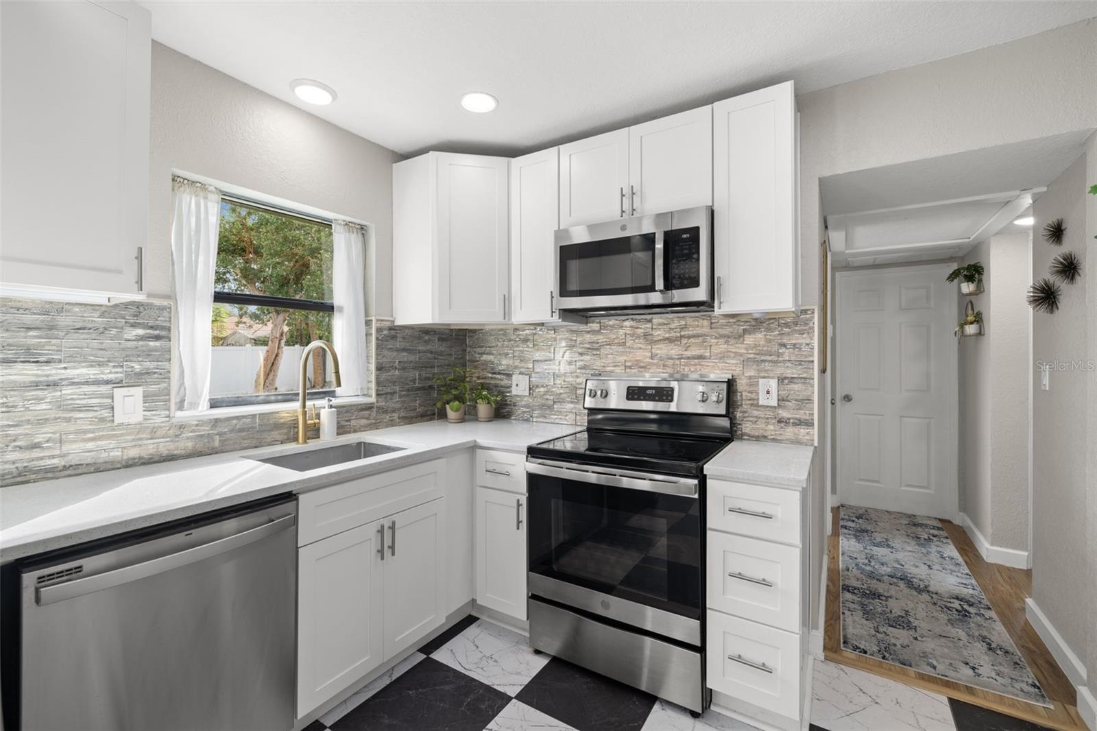 Image 7 of 27 For 3301 55th Street N