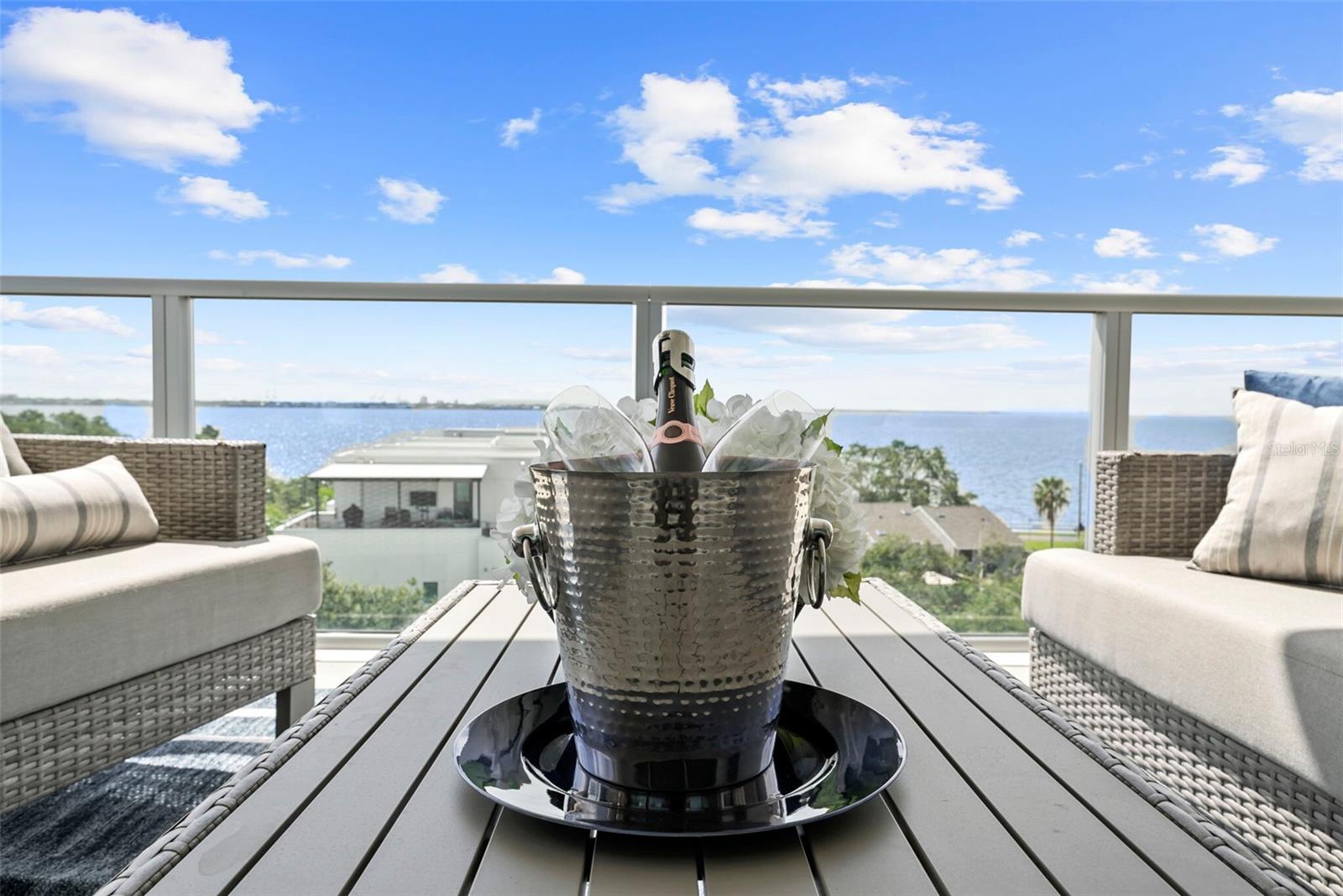 Image 13 of 81 For 2910 Barcelona Street 501