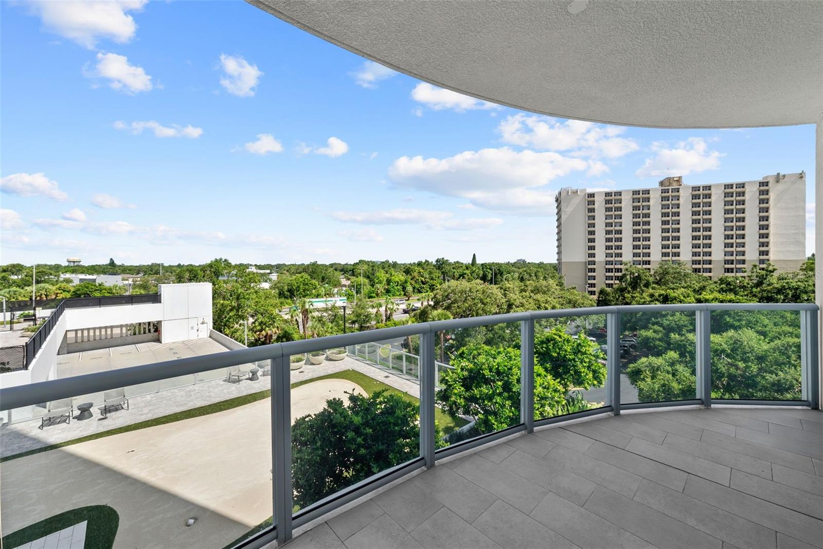 Image 37 of 81 For 2910 Barcelona Street 501