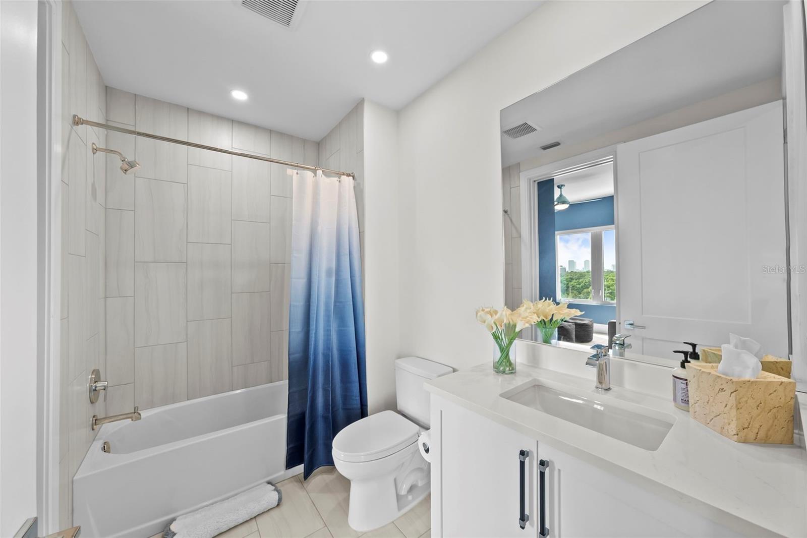 Image 38 of 81 For 2910 Barcelona Street 501