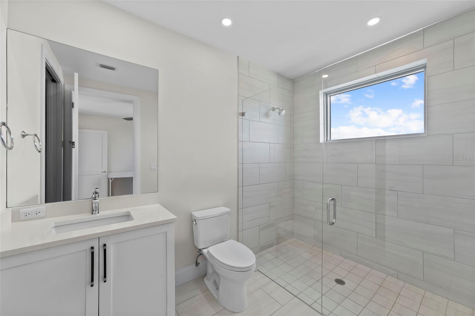 Image 40 of 81 For 2910 Barcelona Street 501