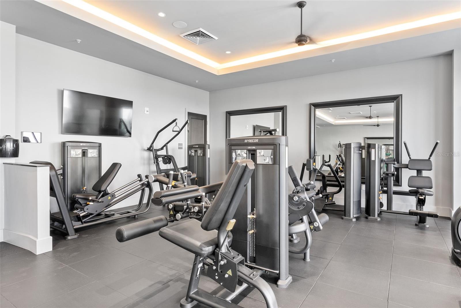 Image 45 of 81 For 2910 Barcelona Street 501