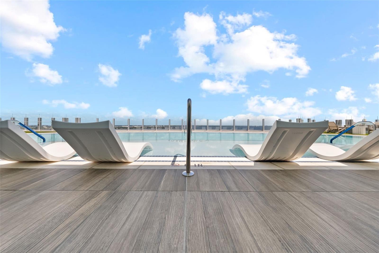 Image 55 of 81 For 2910 Barcelona Street 501