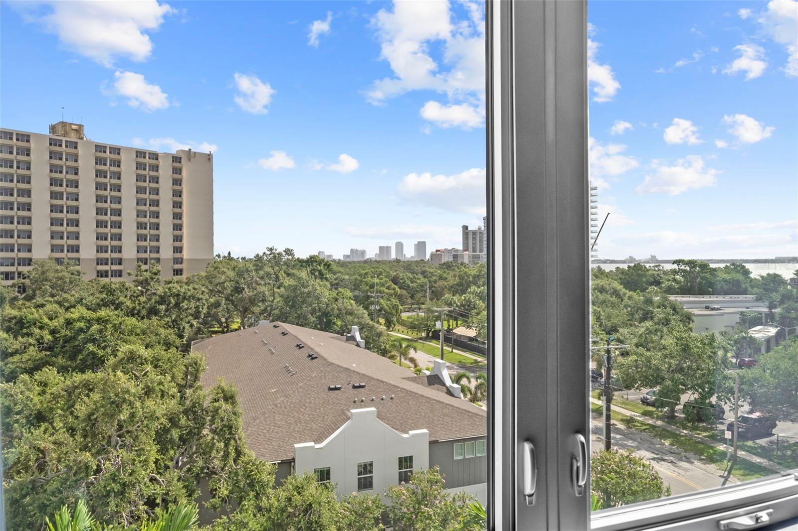 Image 64 of 81 For 2910 Barcelona Street 501