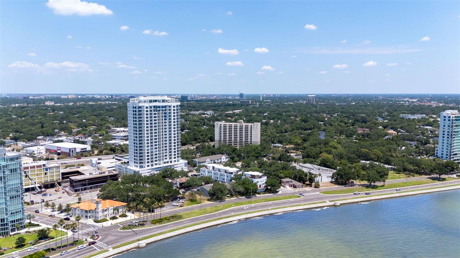 Image 71 of 81 For 2910 Barcelona Street 501