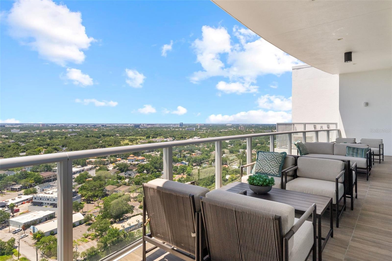 Image 77 of 81 For 2910 Barcelona Street 501