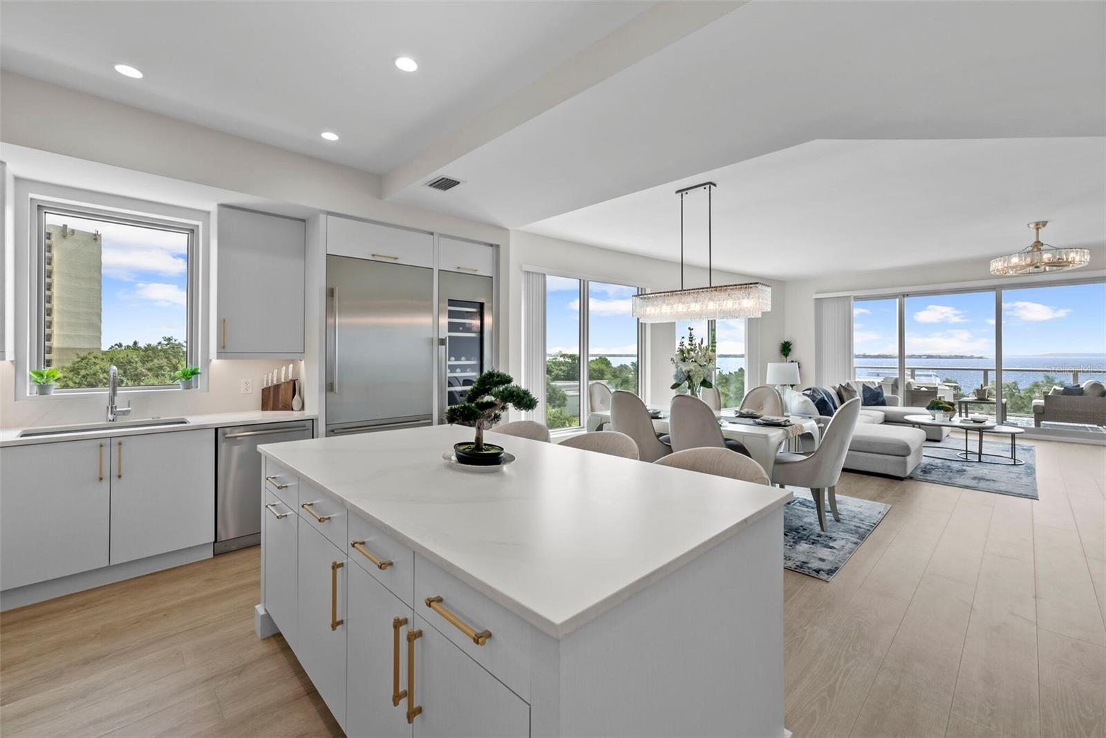 Image 8 of 81 For 2910 Barcelona Street 501