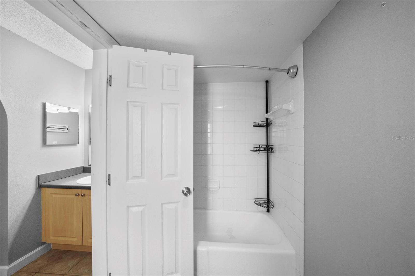 Image 23 of 55 For 108 Alameda Court 236