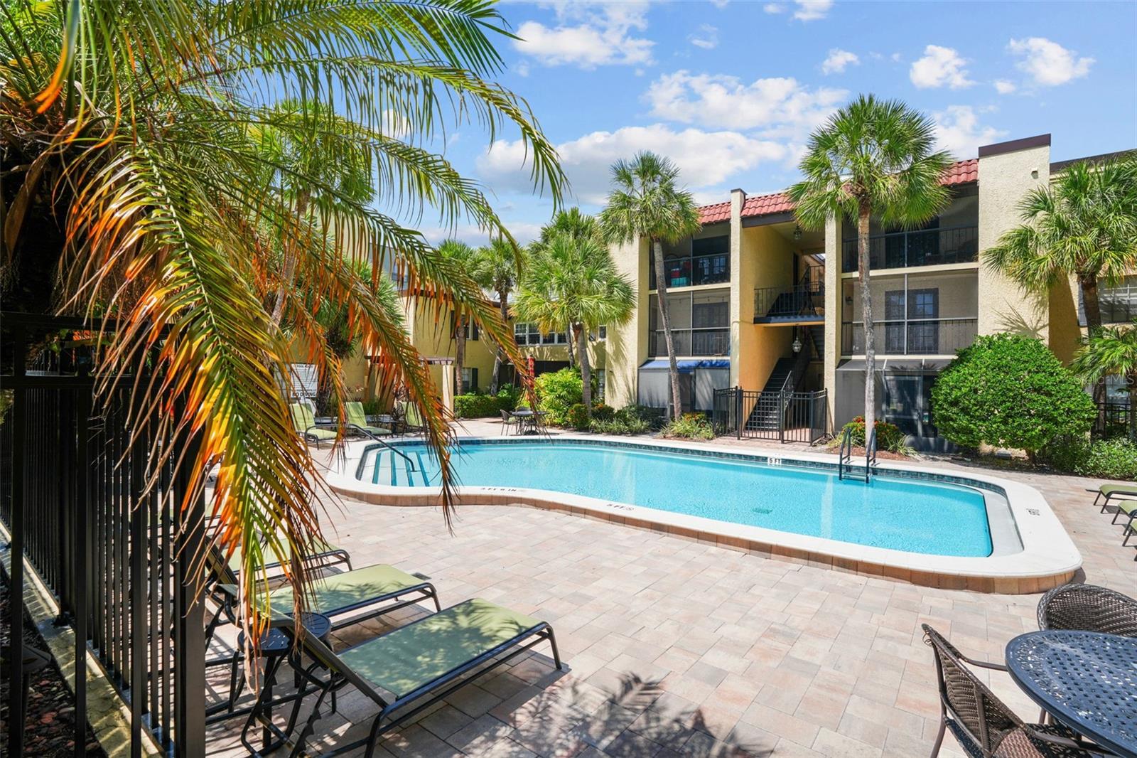 Image 34 of 55 For 108 Alameda Court 236