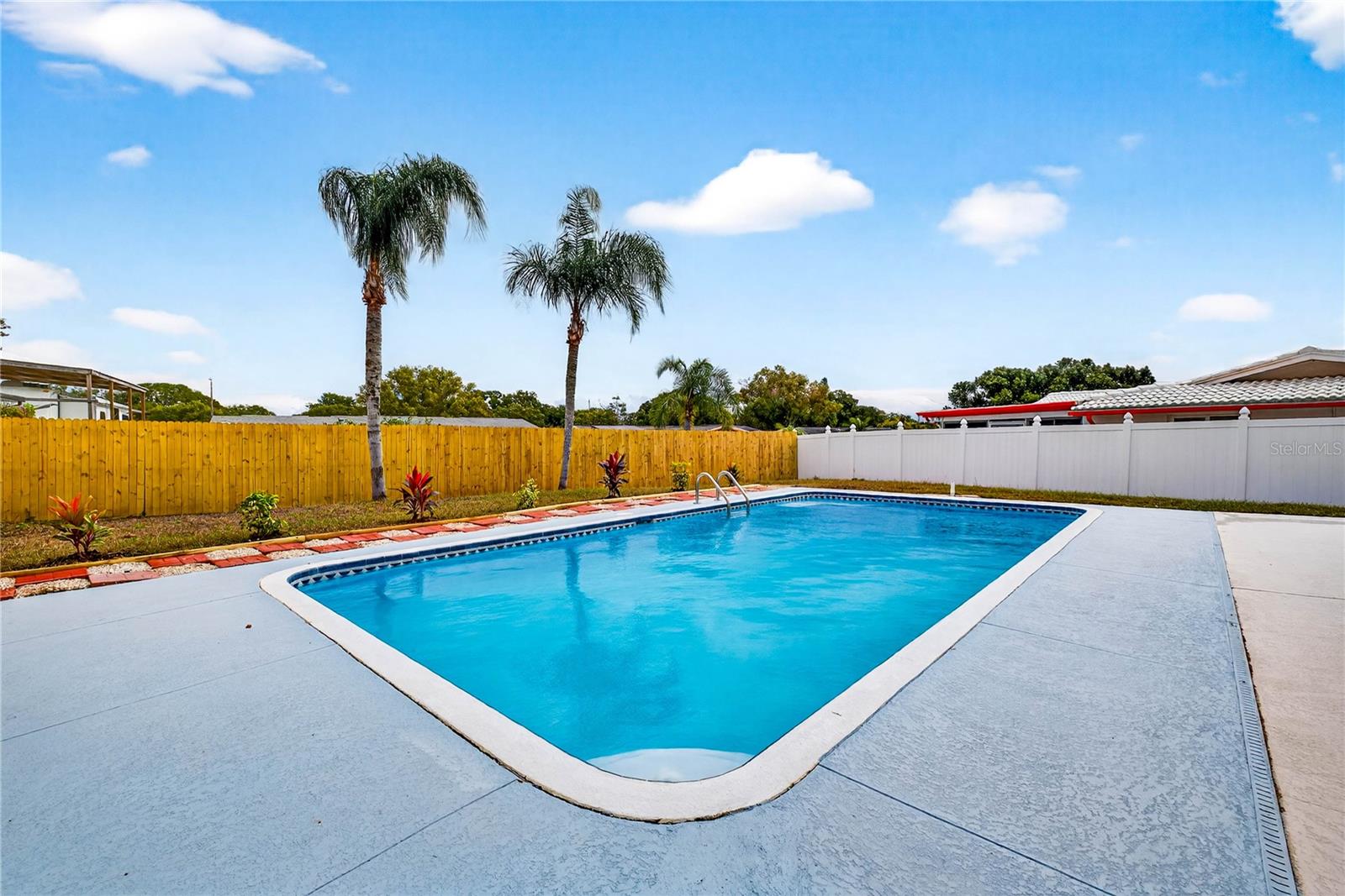 Image 3 of 15 For 3420 Chickadee Drive