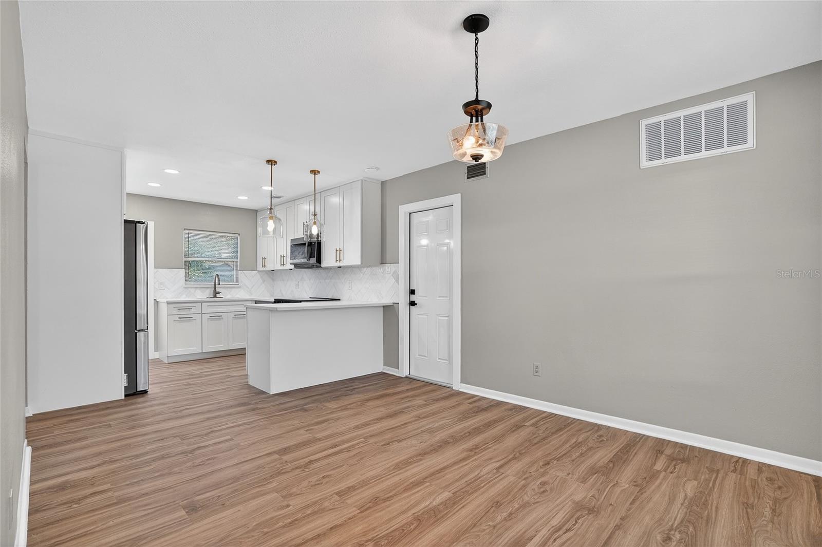 Image 10 of 32 For 8244 125th Street