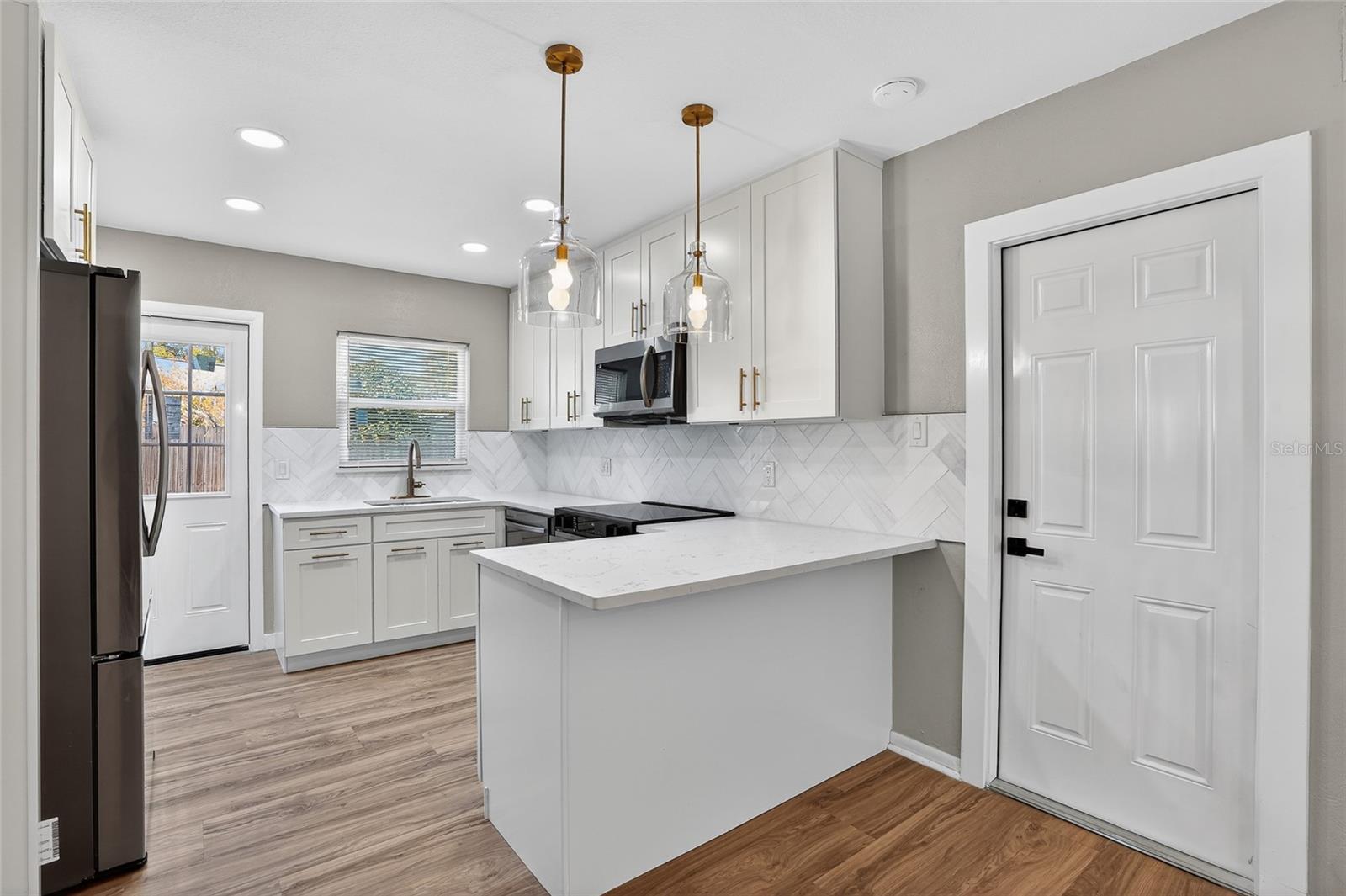 Image 7 of 32 For 8244 125th Street