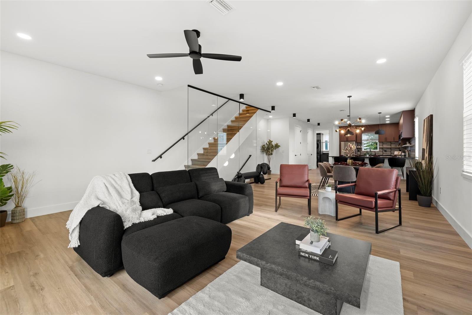 Image 11 of 35 For 212 Euclid Avenue B